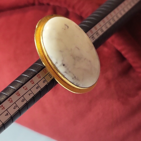 Large oval Ring - Picture 6 of 12